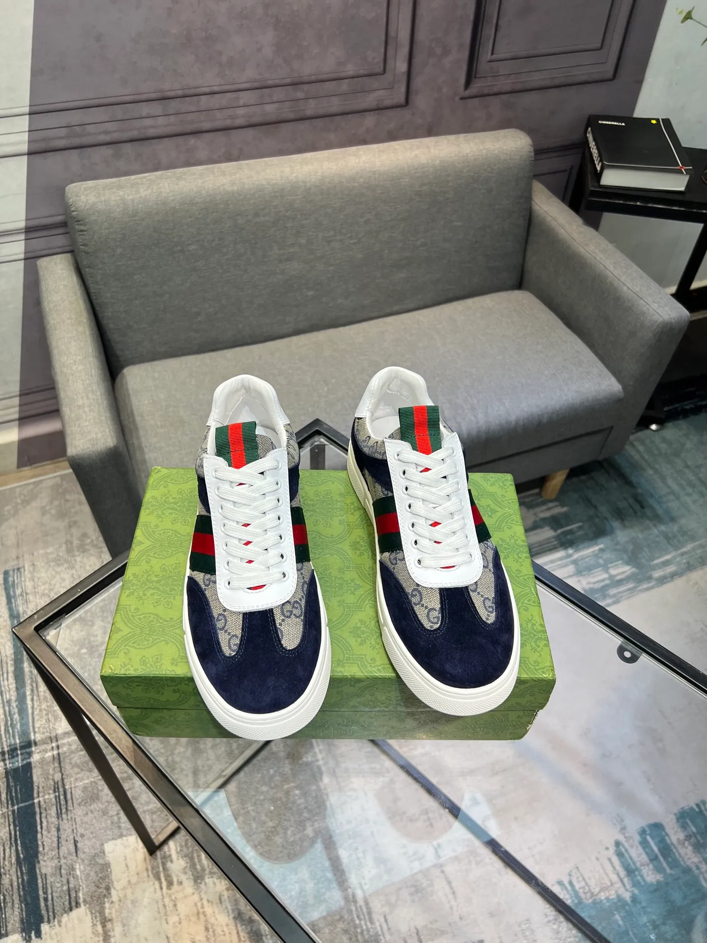 Men's Men's Shoes 💰440 Gucci Gucci's latest trendy shoes and casual shoes are popular in physical stores, new spring and summer comfortable imported custom original cowhide, unique jacquard fabric element design. With sheepskin lining, original bottom, 💪 details determine quality, you can enter and leave the counter at will, welcome to compare🇮🇹, code number 38-44 (45 customized)